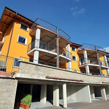 Daire Piazzo Sleeps 4 Pool Wifi Vercana